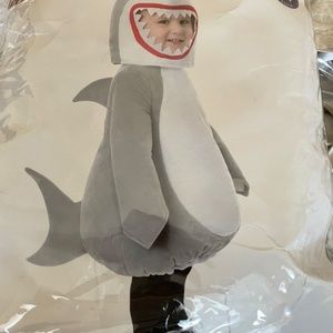 Toddler shark costumer 2T 3T 4T